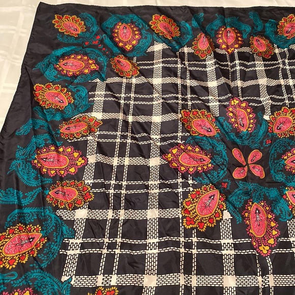 Vintage Diane Von Furstenberg Paisley Scarf 43” x 43” - Picture 12 of 16
